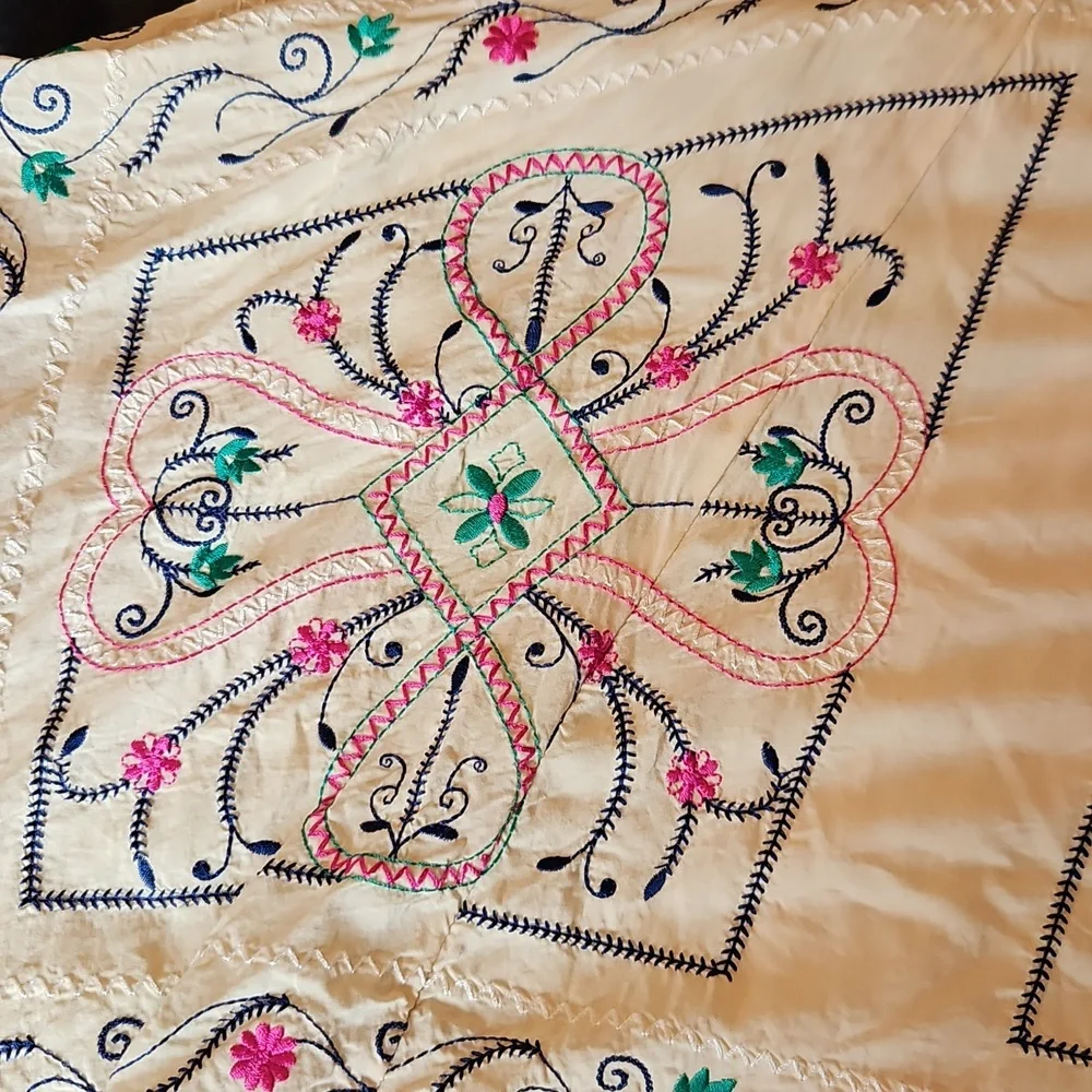 Chico’s Embroidered Tan Tiered Caftan Blouse, M/L, Boho, Floral, Festival - Picture 9 of 10